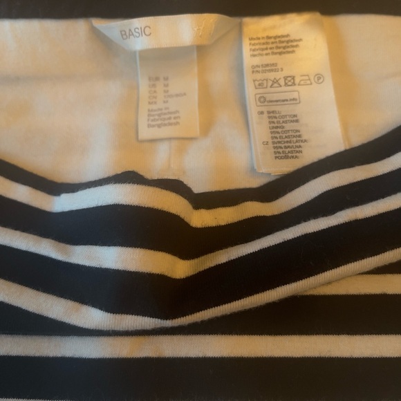 Like New H&M Skirt - Picture 4 of 6